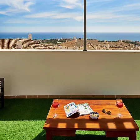 Sea View Penthouse, Pool, Privacy, Apartament